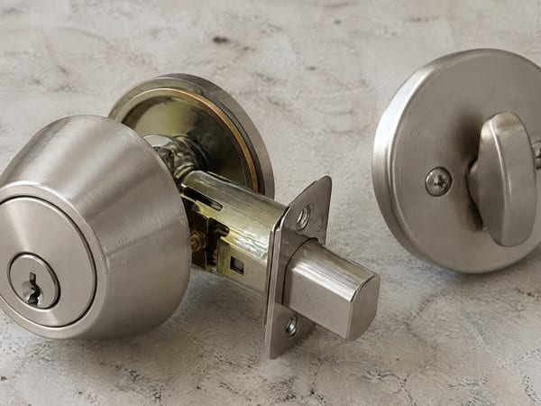 Deadbolt